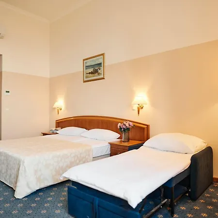 Отель Hotel Lovran 3*