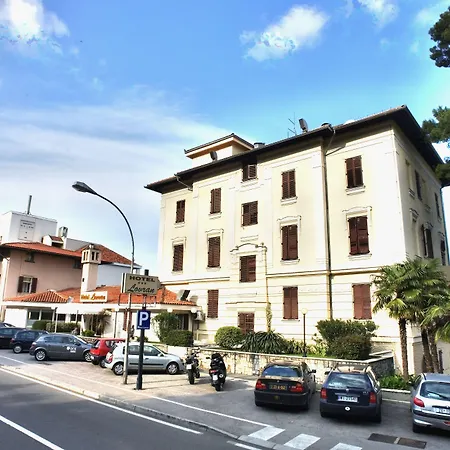 Hotel Lovran 3*