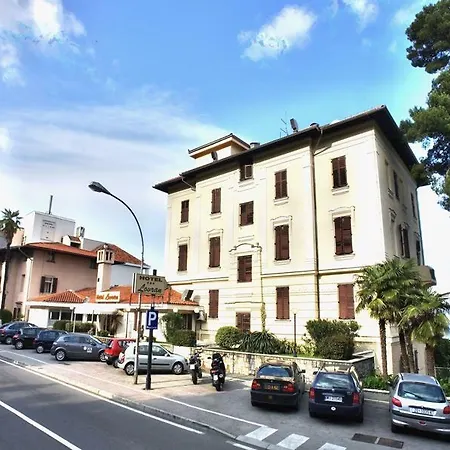 Отель Hotel Lovran