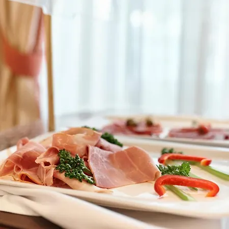 Hotel Lovran 호텔 3*