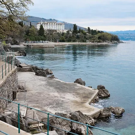 Hotel Lovran Ξενοδοχείο 3*