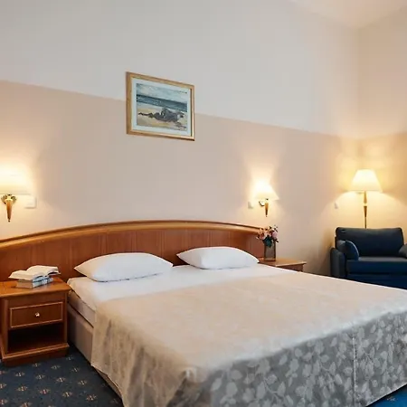 호텔 Hotel Lovran 3*