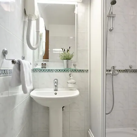 Hotel Lovran 호텔 로브란