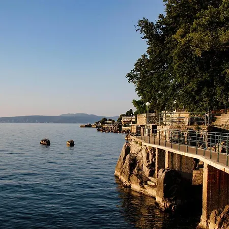 Hotel Lovran Ξενοδοχείο 3*